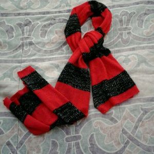 Long scarf 100% acrylic